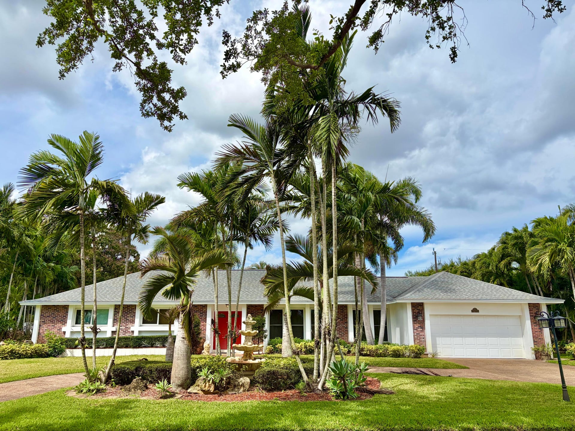 Residence photo 2