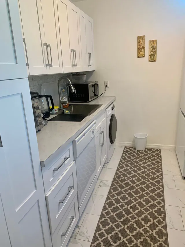 Unit 318 photo 4