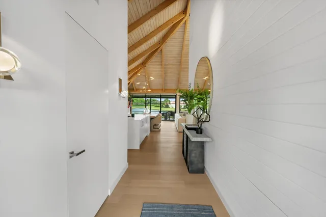 Pebblewood Residence photo 4