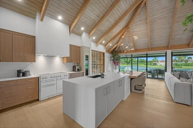 Pebblewood Residence photo 5