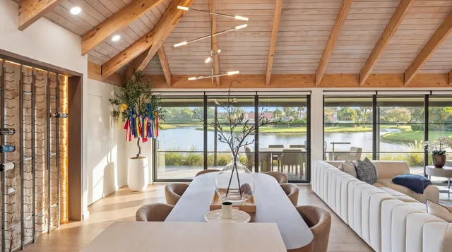 Pebblewood Residence photo 8