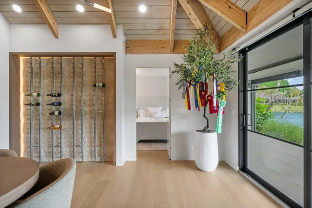 Pebblewood Residence photo 9