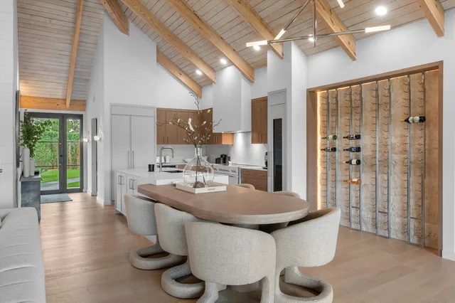 Pebblewood Residence photo 11