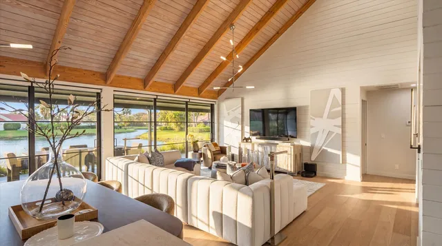 Pebblewood Residence photo 12