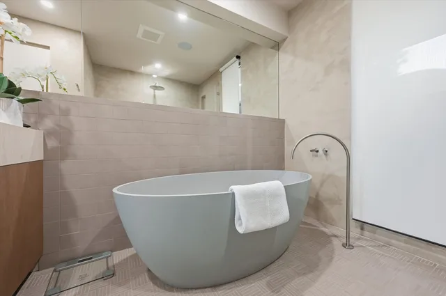 Pebblewood Residence photo 24