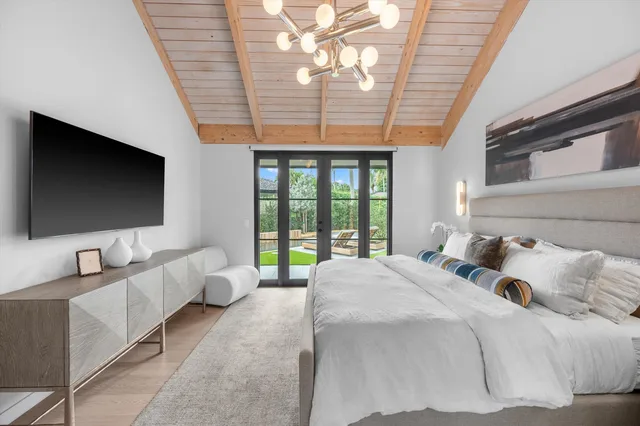Pebblewood Residence photo 26