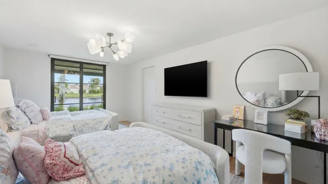 Pebblewood Residence photo 31