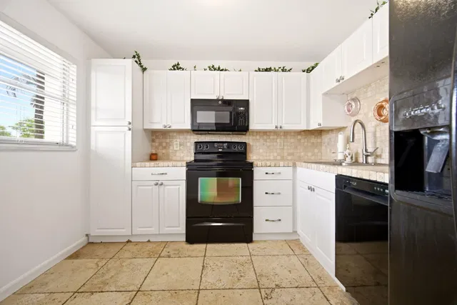 Unit 203 photo 4