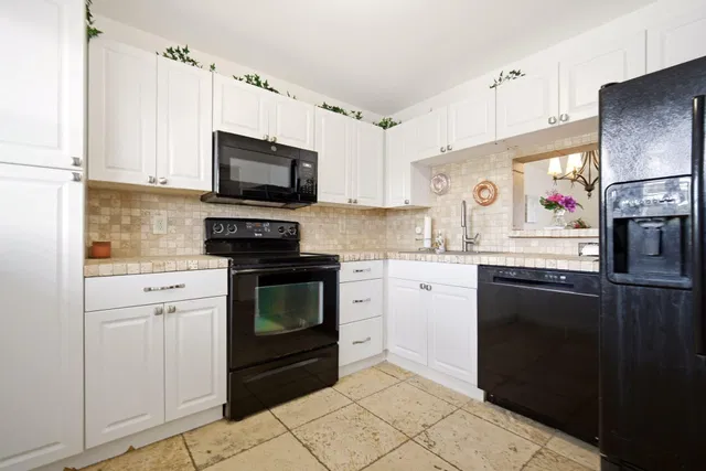 Unit 203 photo 5