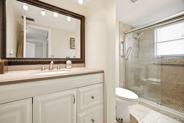 Unit 203 photo 12
