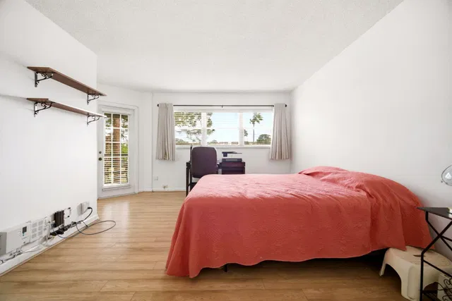 Unit 203 photo 13
