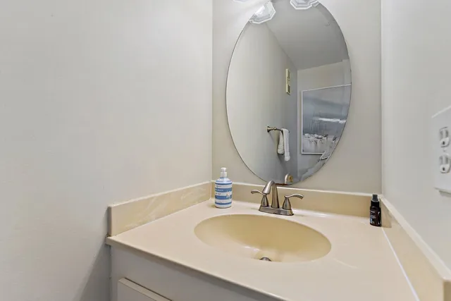 Unit A105 photo 11