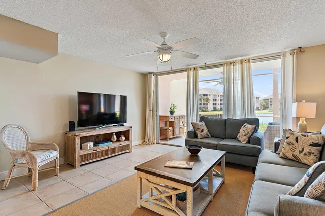 Unit A105 photo 14