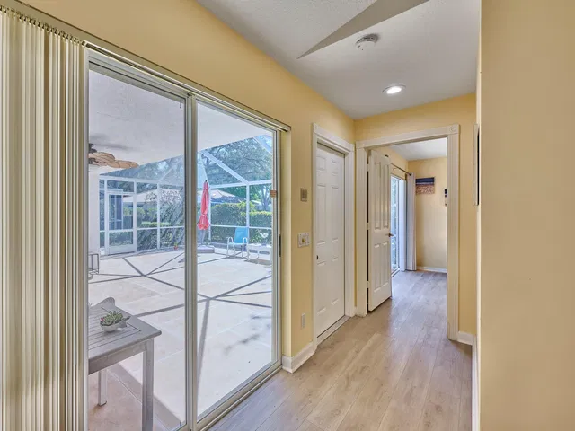 Residence photo 11