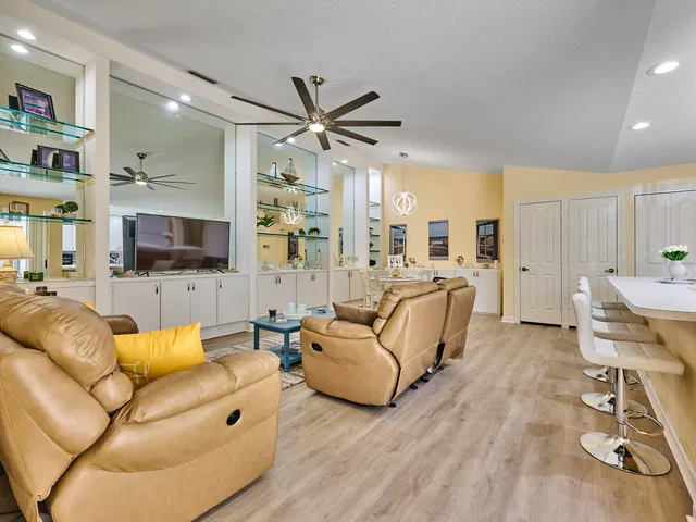 Residence photo 20