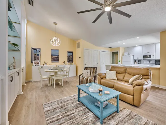 Residence photo 22