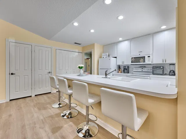 Residence photo 32