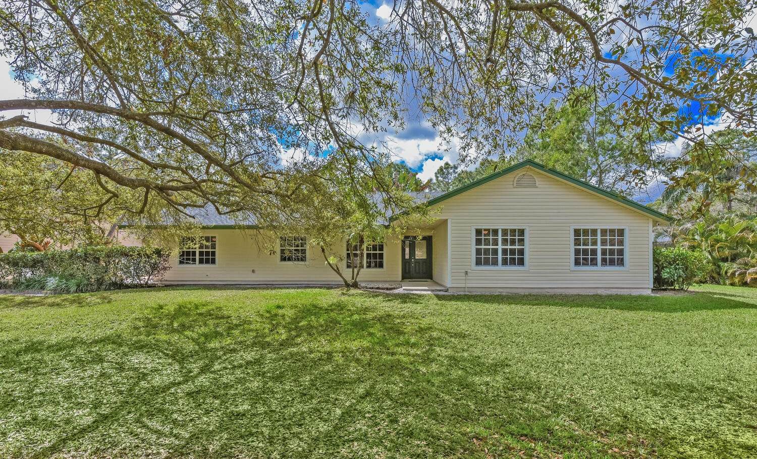 Residence photo 3