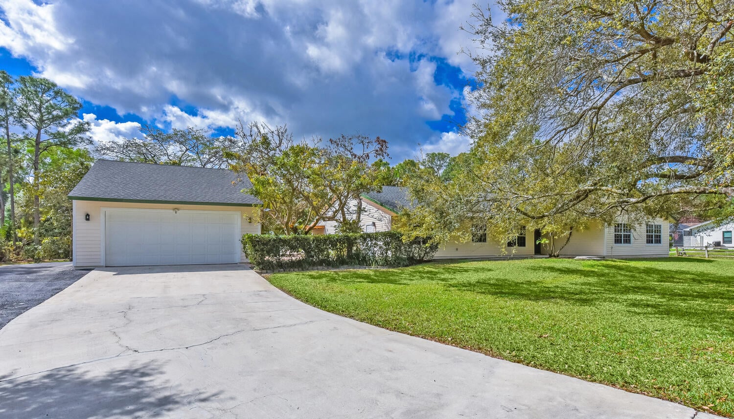 Residence photo 49