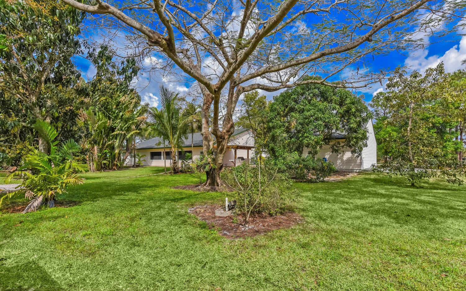 Residence photo 53