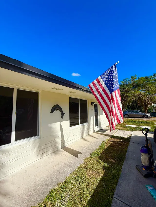 Residence photo 3