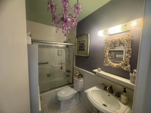 Unit 3-205 photo 10