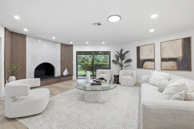 Residence photo 2
