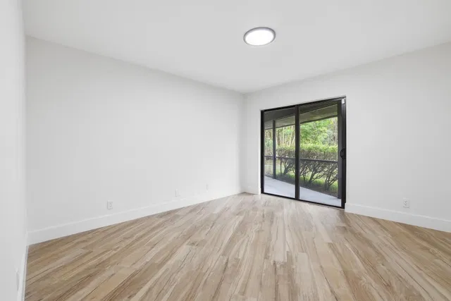 Residence photo 17