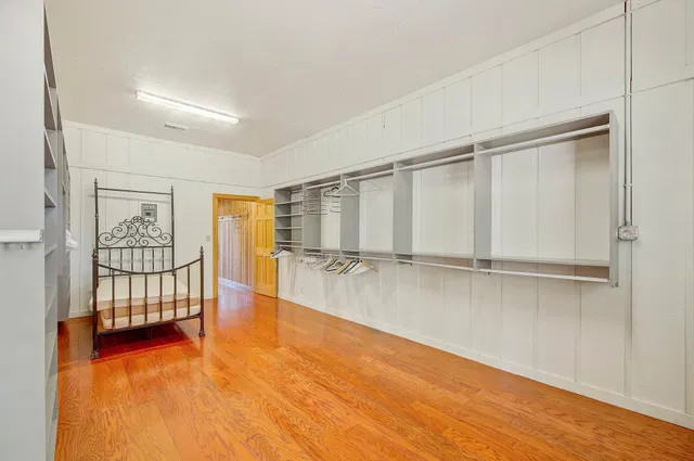 Residence photo 90