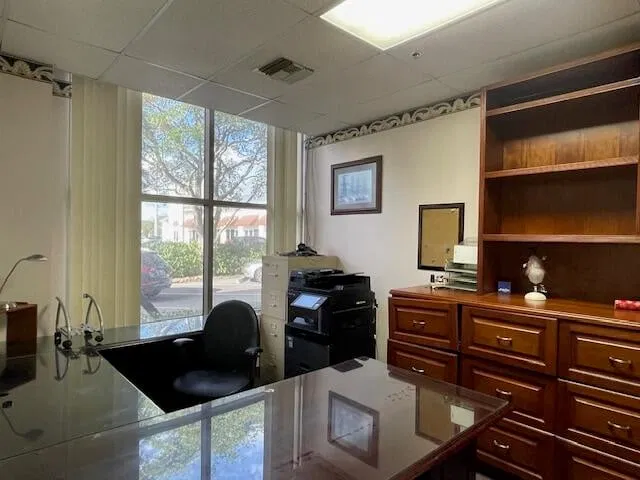 Unit 101 photo 8
