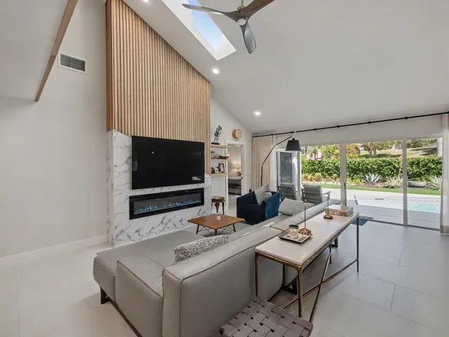  Residence photo 11