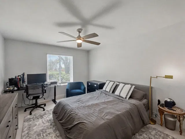  Residence photo 23