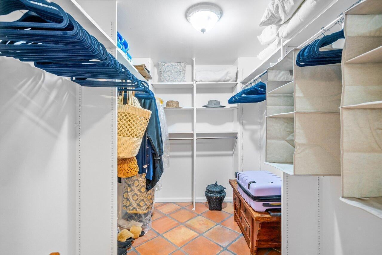 Unit 3050 photo 12