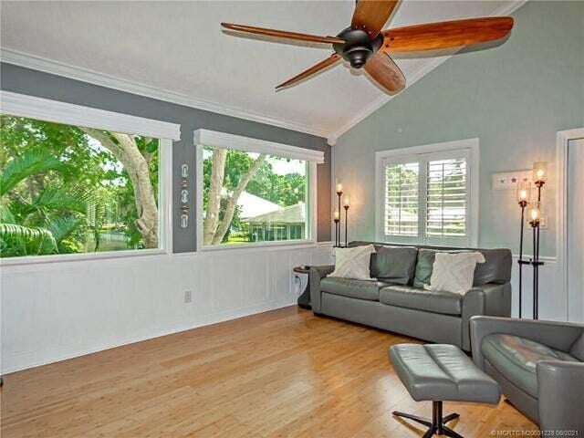 Residence photo 4