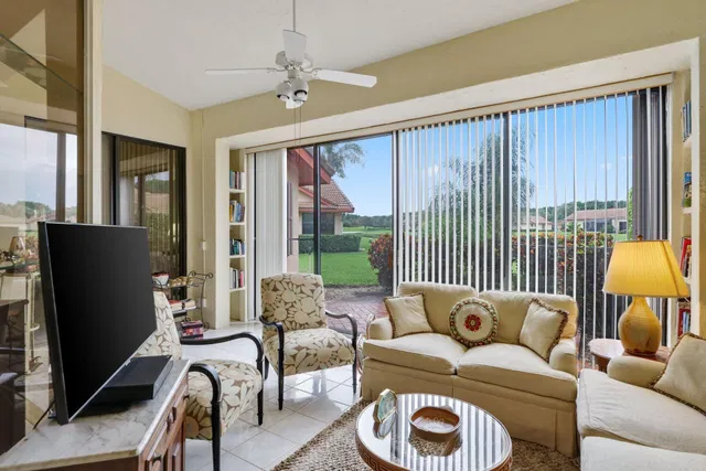 Residence photo 11