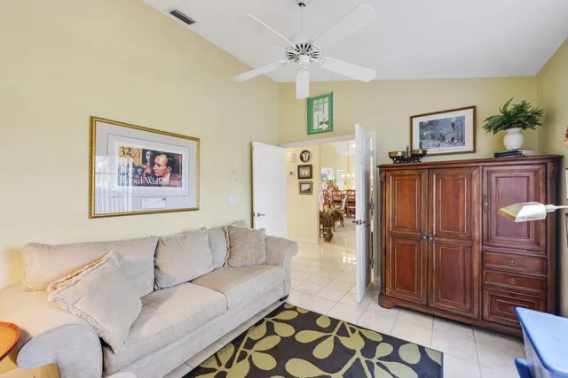 Residence photo 14