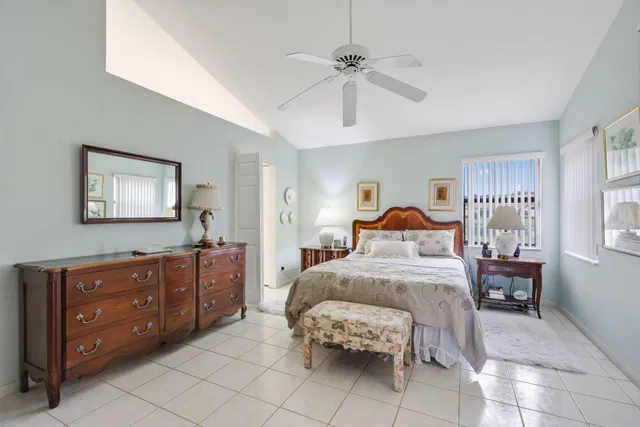 Residence photo 17