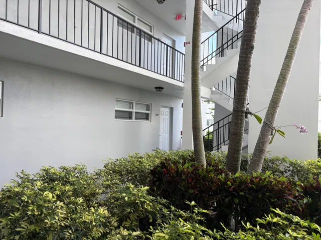 Unit 105 photo 3