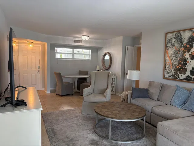 Unit 105 photo 10