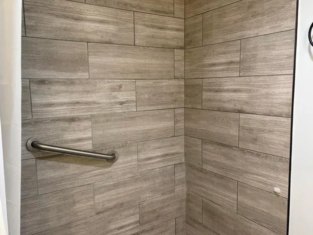 Unit 105 photo 20