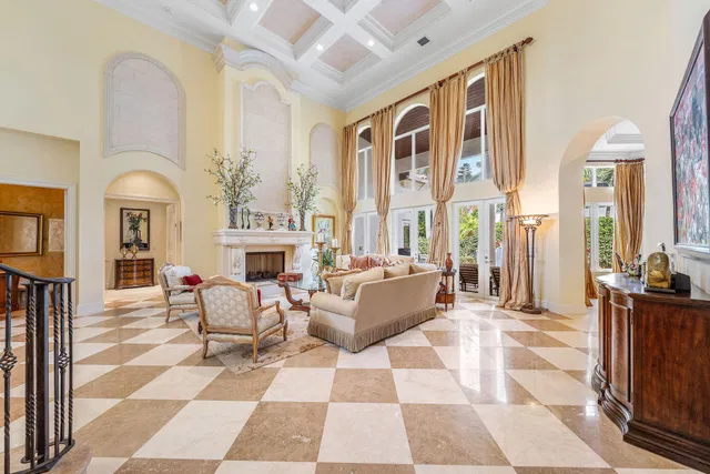 Royal Palm Yacht and Country Club Residence photo 12