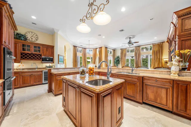 Royal Palm Yacht and Country Club Residence photo 18