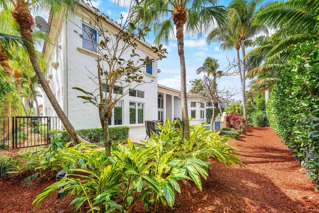 Royal Palm Yacht and Country Club Residence photo 32