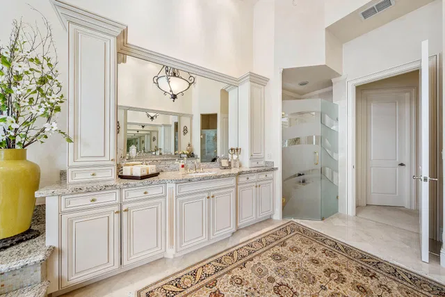 Royal Palm Yacht and Country Club Residence photo 41