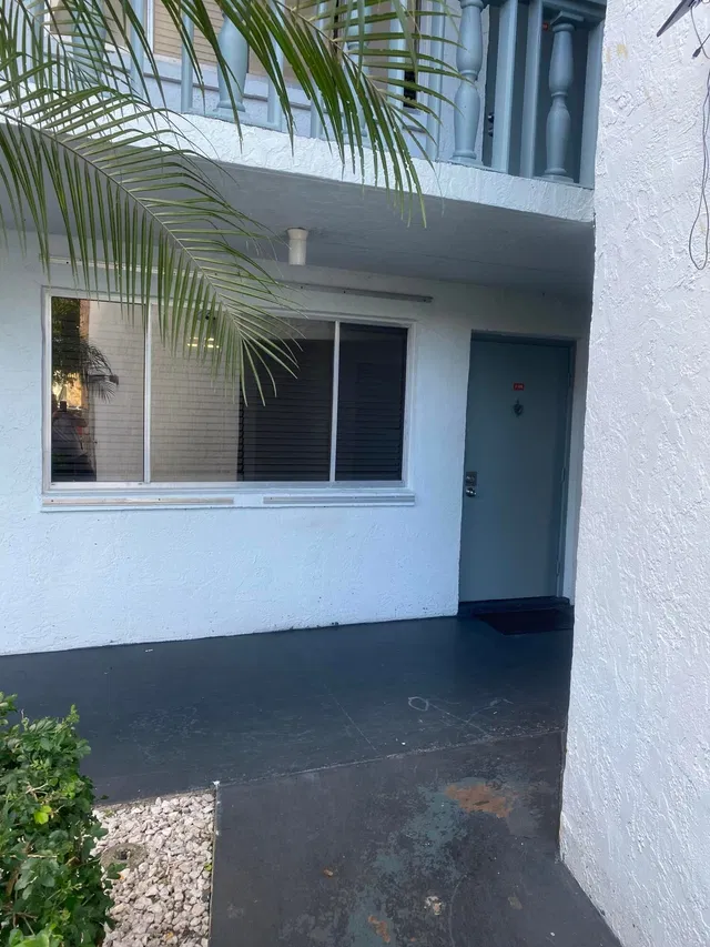 Unit 108 photo 10