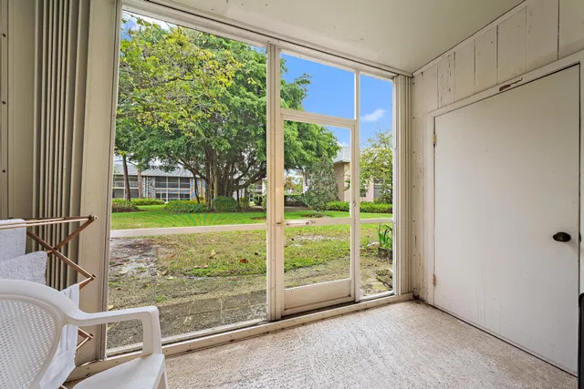 Unit 6-51 photo 14