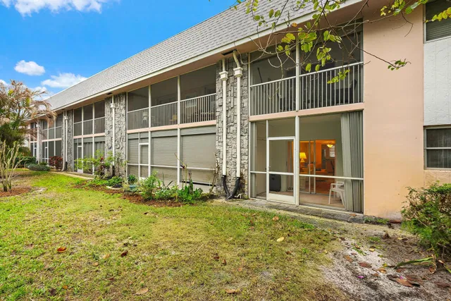 Unit 6-51 photo 15