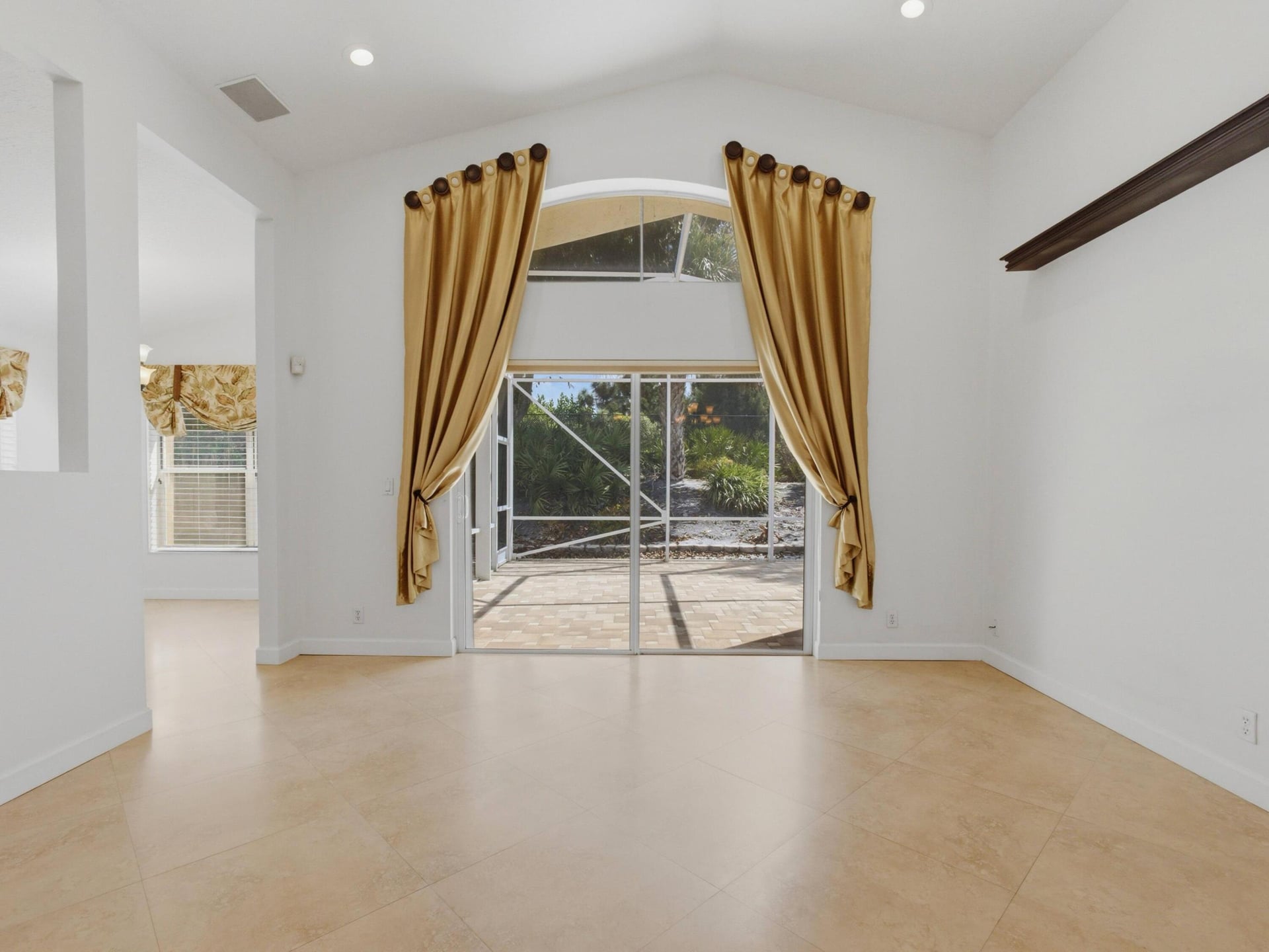 Residence photo 12