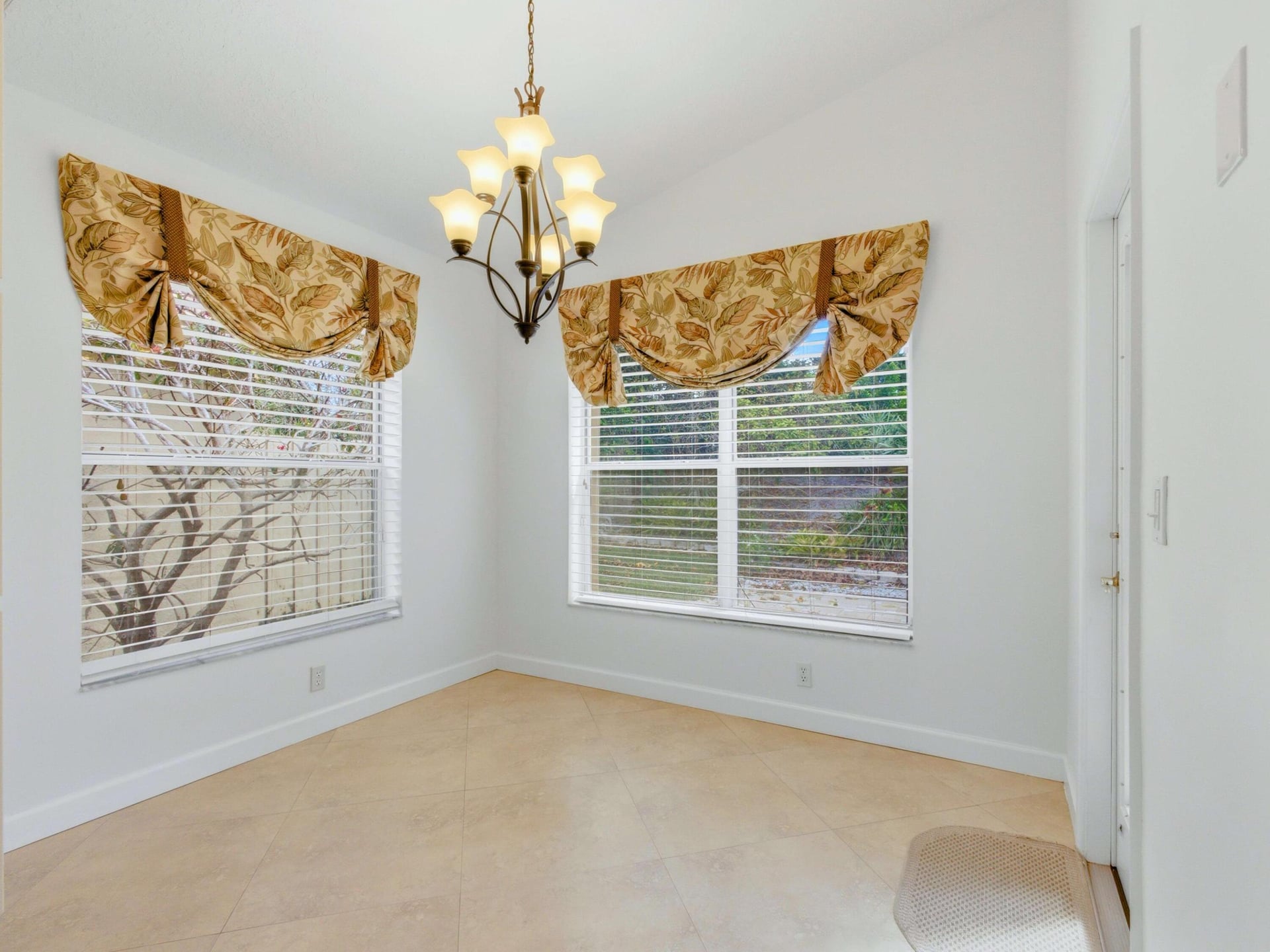 Residence photo 22