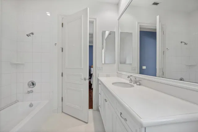 Harbour Isles Residence photo 42